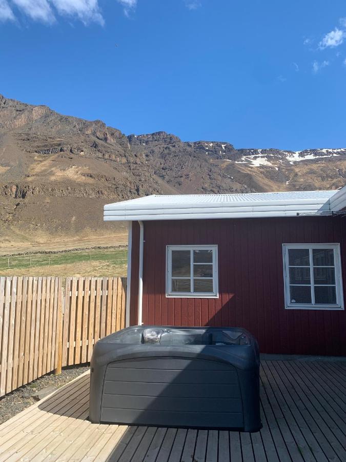 Hvammur 2 Guesthouse Red House Blonduos Exterior foto